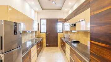 Studio, City View | Living area