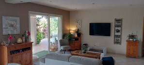 TV, ping pong, books