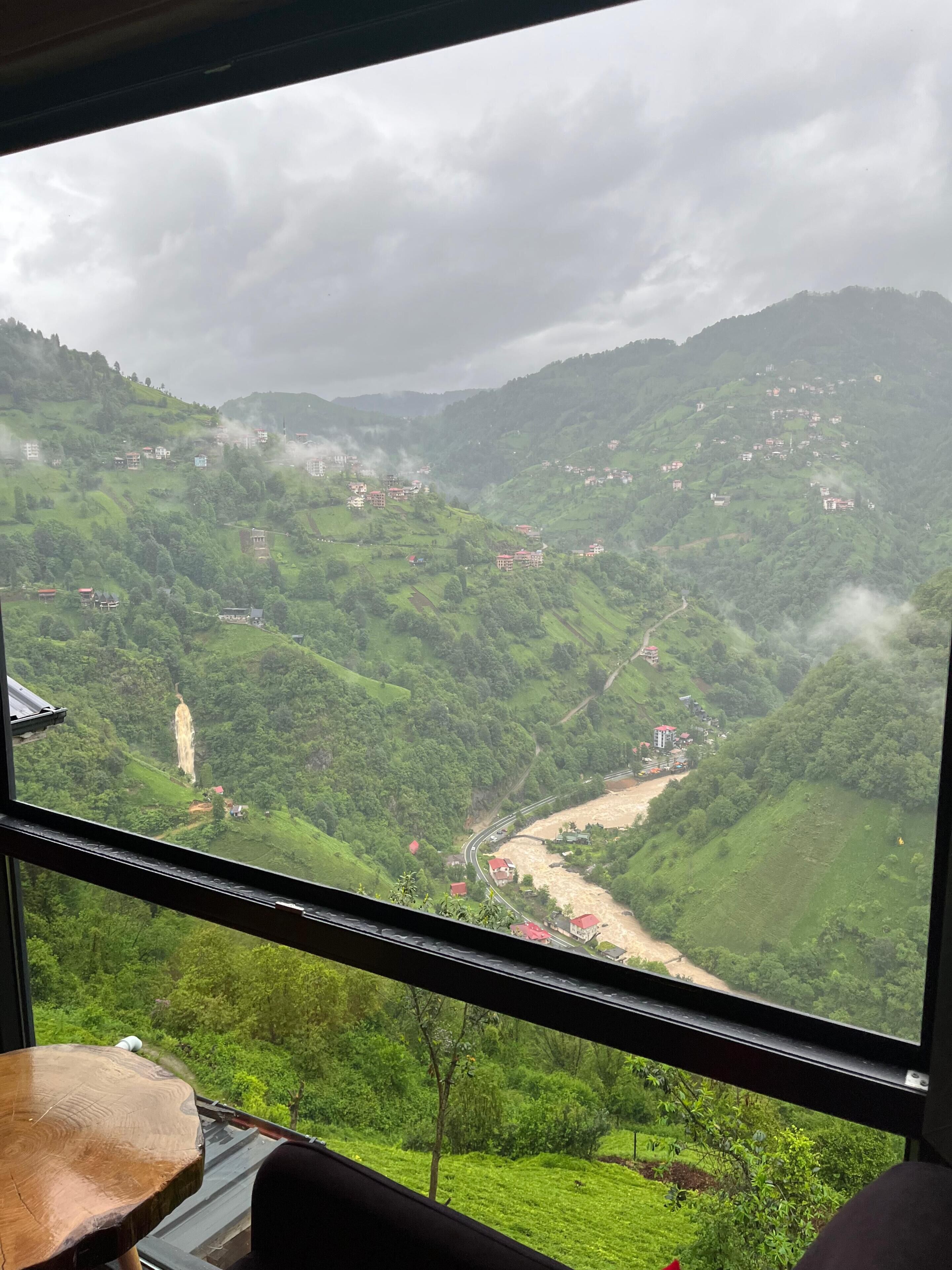 Bangalô, vista para a montanha | Vista do quarto