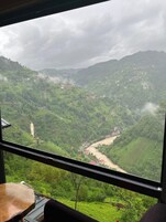 Bangalô, vista para a montanha | Vista do quarto