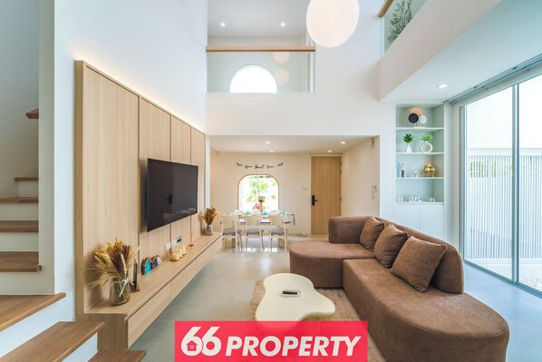 Living area - Minimal Luxury 4 Bedroom Home - Walk to Shopping and Supermarket. (San Sai)