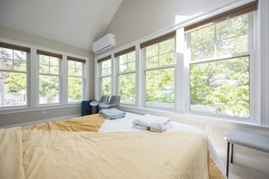 4 bedrooms, free WiFi, bed sheets