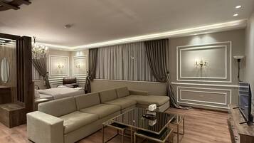 Apartment, 1 Bedroom, Accessible, Smoking | Living area