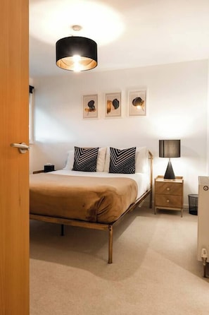 1 chambre, fer et planche à repasser, Wi-Fi, draps fournis