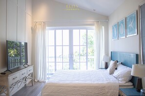 Elite-einbýlishús - útsýni yfir garð | Sérvalin húsgögn, skrifborð, hljóðeinangrun, ókeypis þráðlaus nettenging