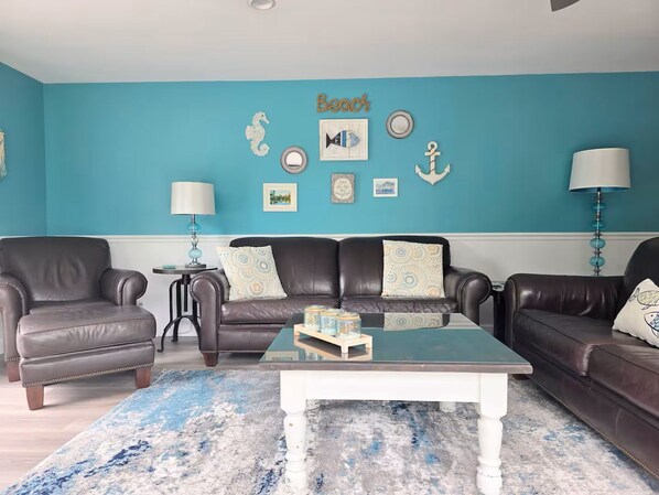 Smart TV, DVD player, books, stereo