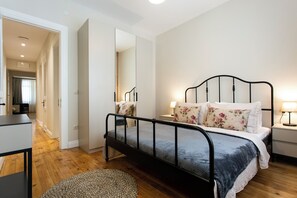 2 chambres, fer et planche à repasser, Wi-Fi, draps fournis