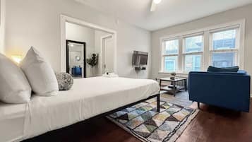 Fer et planche Ă repasser, lit parapluie, Wi-Fi, draps fournis