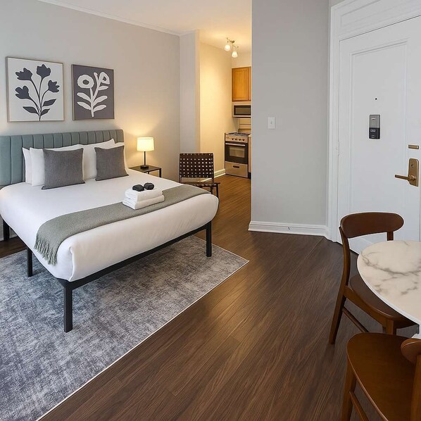 Bügeleisen/Bügelbrett, Reisekinderbett, WLAN, Bettwäsche