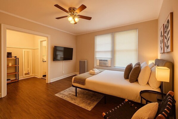 Iron/ironing board, travel crib, WiFi, bed sheets
