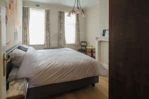 3 slaapkamers, een strijkplank/strijkijzer, gratis wifi