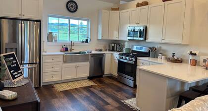 Cozy Avon Country Escape