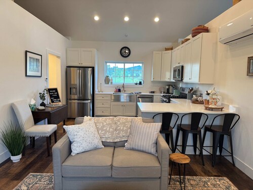 Cozy Avon Country Escape