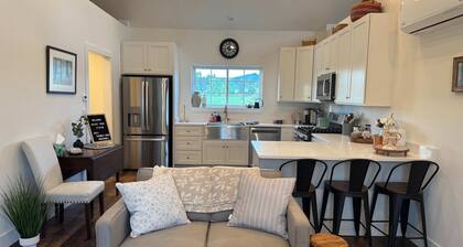 Cozy Avon Country Escape