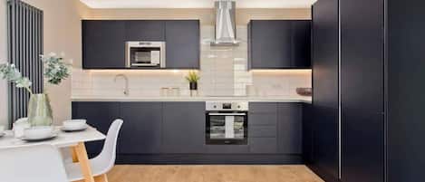 Apartment, Courtyard View | Private kitchen