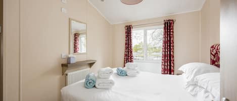 3 Schlafzimmer, BĂŒgeleisen/BĂŒgelbrett, WLAN, BettwĂ€sche