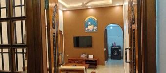 Newly Furnished, Renovated, AC, Clean, Cozy, 2 BHK