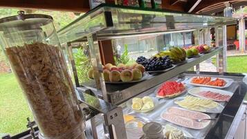 Ontbijtbuffet inbegrepen in het weekend