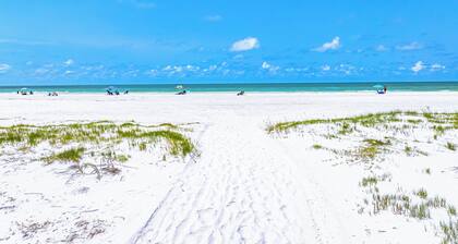 Private Home Directly on Siesta Key Beach!
