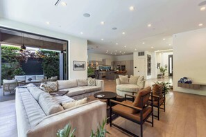 Interior - Casa Bella by Oraklus (Los Angeles)