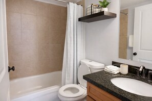 Hair dryer, towels - Salt Lake City Stay – Comfy 1BR Near It All (Salt Lake City)
