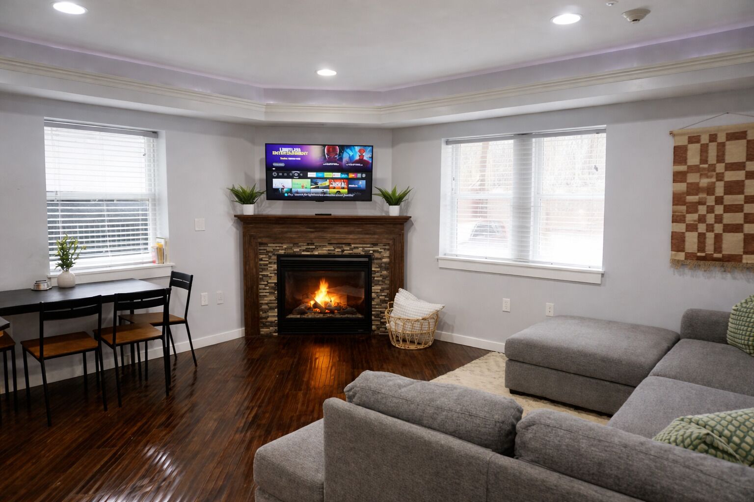 Télévision, cheminée