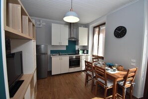Family Studio, Mountain View (Vicky Loft Morgnaga) | Dining room - Vicky Loft Morgnaga (Gardone Riviera)