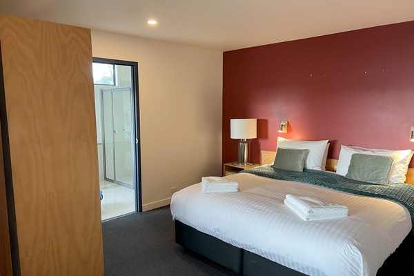 Vineyard Vista - King Bedroom Suite