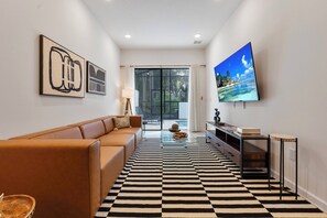 Living area - NEW 5 BRD/With LED Pool At Paradiso Grande - Near Sea World (Kissimmee)