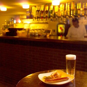 Bar (in der Unterkunft)