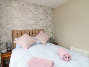 2 bedrooms, individually decorated, individually furnished, free WiFi