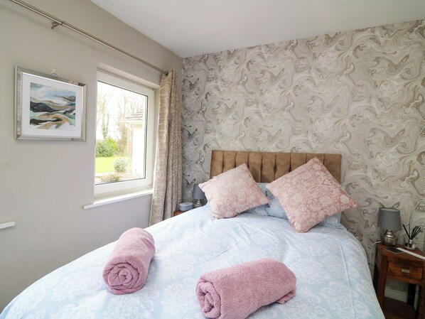 2 bedrooms, individually decorated, individually furnished, free WiFi