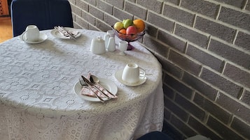 Cottage | Dining
