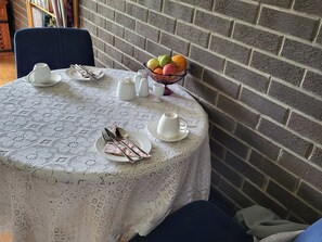 Cottage | Dining