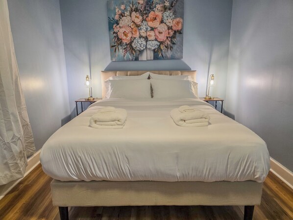 3 bedrooms, iron/ironing board, WiFi, bed sheets