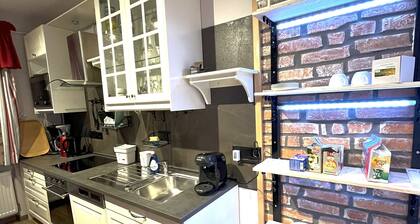 Vacation apartment 90 m², 2 bedrooms (6 beds in total), 1 living room near Vilstalradweg