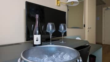 Junior Double Room, Courtyard View | Interior