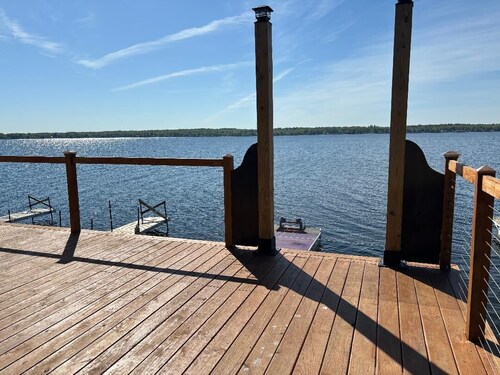 Lake Front House in Beautiful Guffin Bay, Chaumont