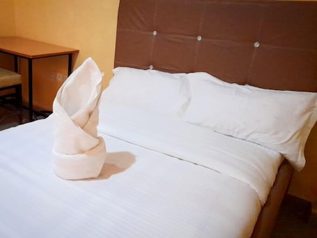 Deluxe Double Room, City View | Free WiFi, bed sheets