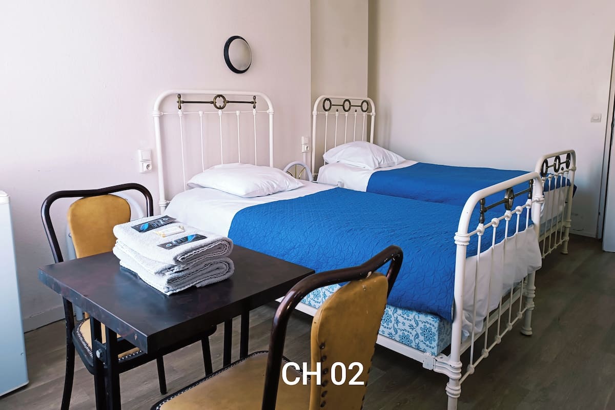 Double Room, 2 Twin Beds | WiFi (free)