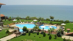 Blackout drapes, iron/ironing board, free WiFi