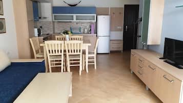 Verdunkelungsvorhänge, Bügeleisen/Bügelbrett, kostenloses WLAN