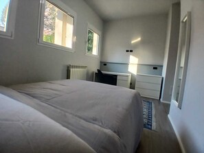 3 soverom, strykejern/-brett, wi-fi (inkludert) og sengetøy
