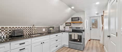 Fridge, stovetop
