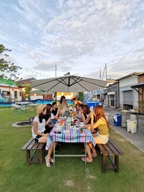 Outdoor dining - Unity Kix Beach Resort (Kaizuka)