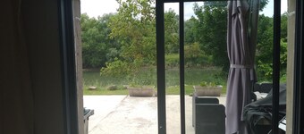 Country house bord de seine