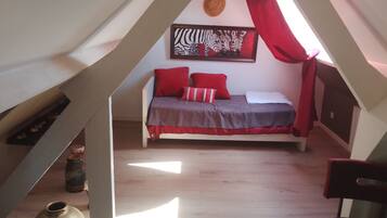 4 chambres, fer et planche à repasser, Wi-Fi, draps fournis