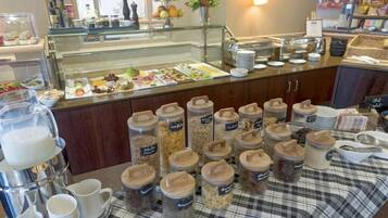 Tägliches inbegriffenes Frühstücksbuffet