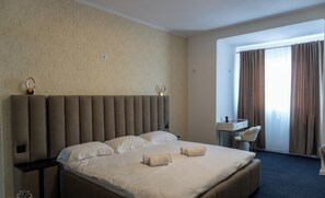 Superior Double Room | Minibar, desk, free WiFi, bed sheets - Pensiunea Paradis Buzias (Buzias)