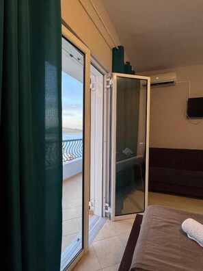 Deluxe Suite | Free WiFi -  Prishtina Hotel Sarande (Sarande)
